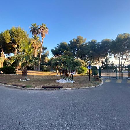 Appartement Face Mer Et Port Santa Lucia Climatise Et Wifi Saint-Raphaël Esterno foto