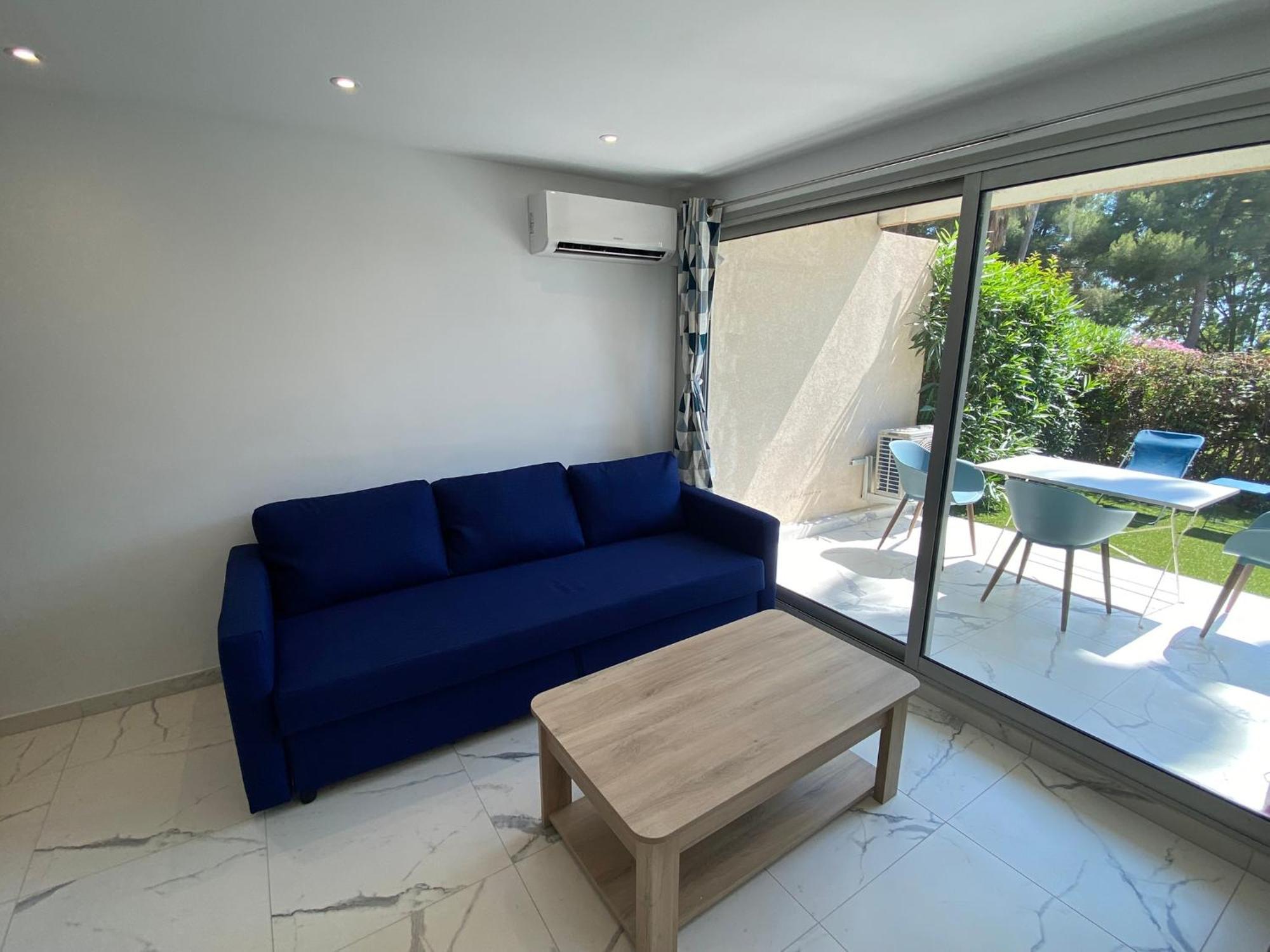 Appartement Face Mer Et Port Santa Lucia Climatise Et Wifi Saint-Raphaël Esterno foto