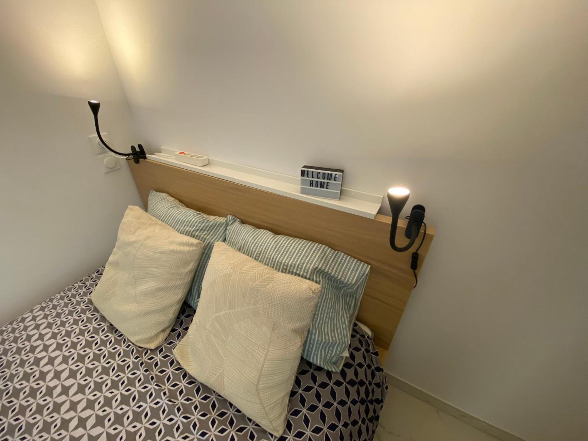 Appartement Face Mer Et Port Santa Lucia Climatise Et Wifi Saint-Raphaël Esterno foto
