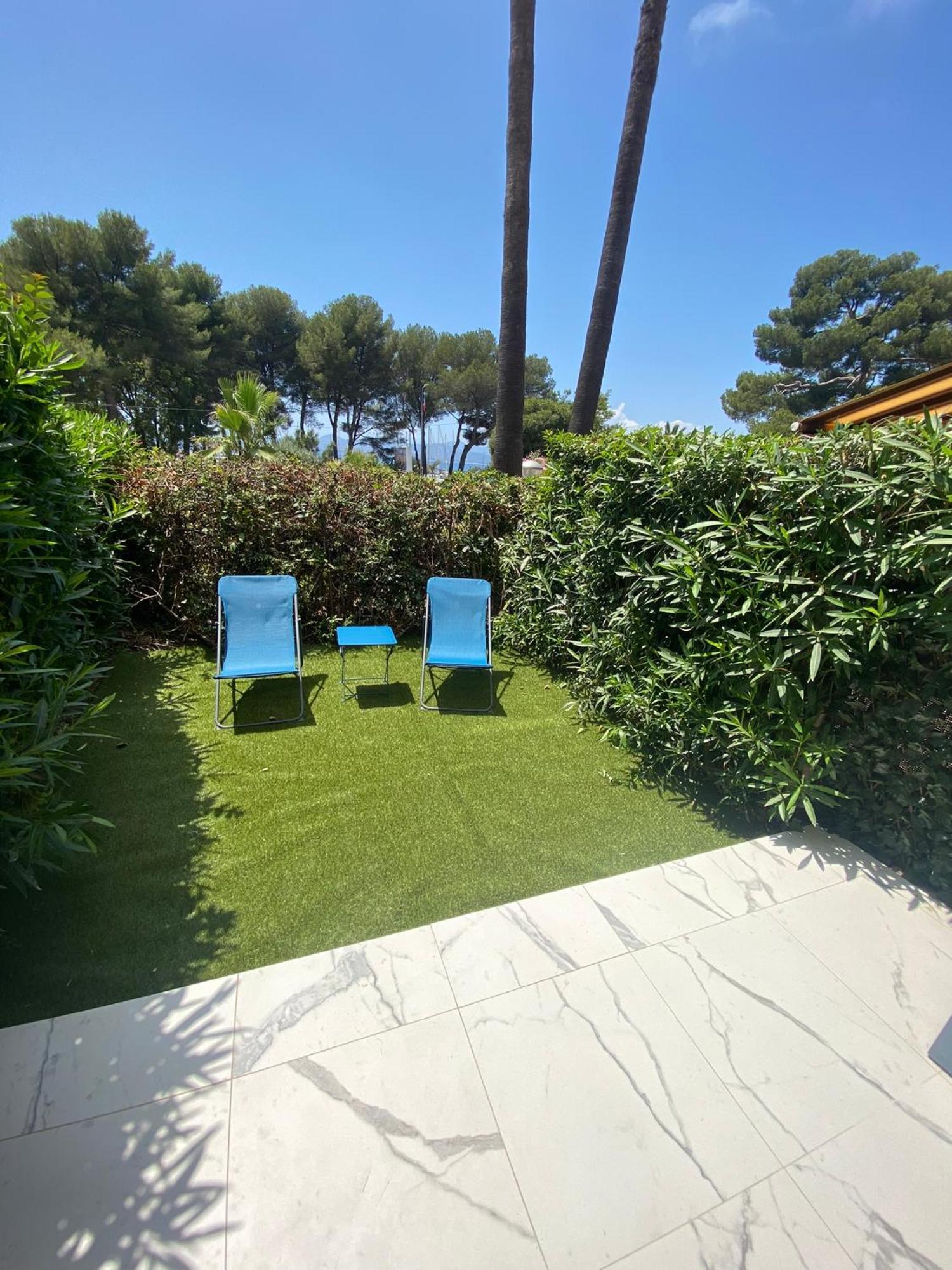 Appartement Face Mer Et Port Santa Lucia Climatise Et Wifi Saint-Raphaël Esterno foto